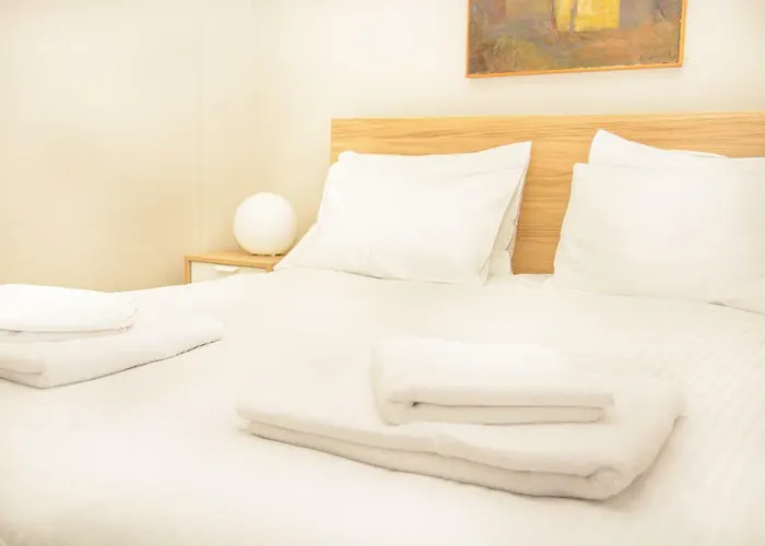 Neighborly Nest - Apartment In The Heart Of Athens